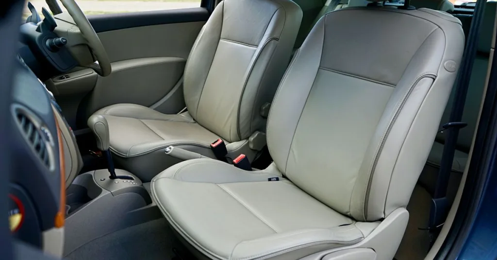 découvrez comment réparer un siège auto en cuir craquelé : préparation, produits adaptés et étapes clés pour restaurer son aspect et prolonger sa durée de vie.